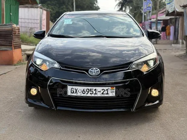 Toyota Corolla S 4dr Sedan (1.8L 4cyl CVT) 2016 Black · Photo 1