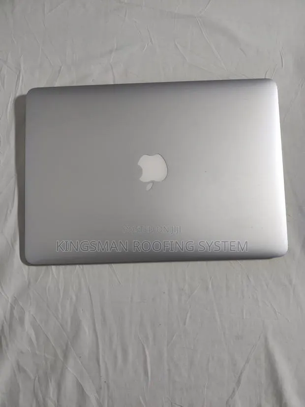 Laptop Apple MacBook Air 4GB Intel Core i7 SSD 128GB · Photo 1