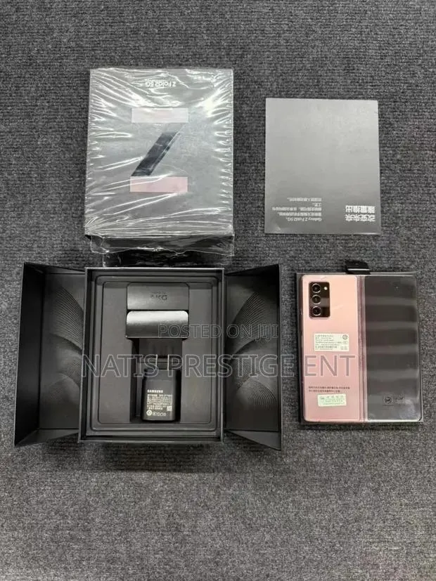 New Samsung Galaxy Z Fold 2 512 GB Gold · Photo 1