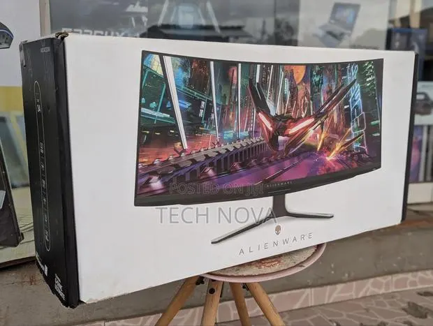 Alienware 34" Inch Curved Oled Gaming Monitor WQHD 175hz Nvidia G-Sync · Photo 1