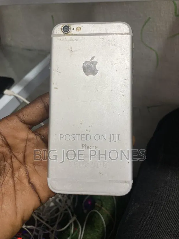Apple iPhone 6 16 GB Silver · Photo 1