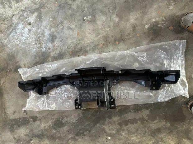 Front Grilles Upper Support Bracket for Honda CRV 2020 2021 · Photo 1