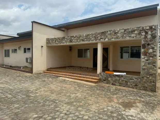 6bdrm House in Achimota Mile 7 for sale