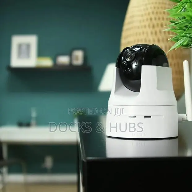 D-Link DCS-5222L HD Pan Tilt Day/Night Network Camera · Photo 1