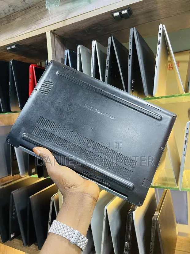 Laptop Dell Latitude 7320 8GB Intel Core i5 SSD 256GB · Photo 1