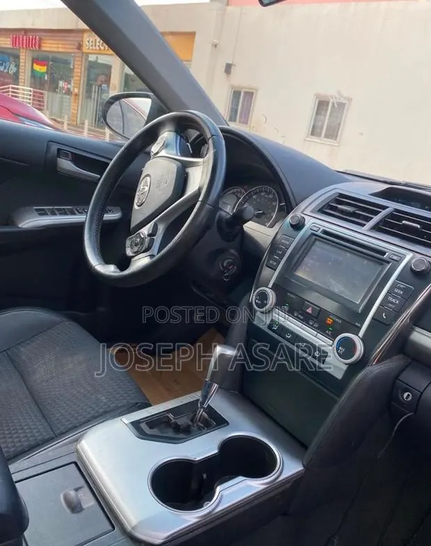 Toyota Camry 2014 Red · Photo 1