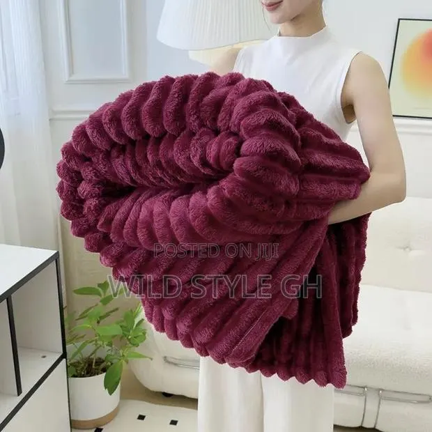 Quality Luxury Ultra Soft Throw Blankets · Photo 2