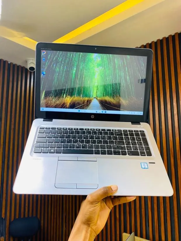 Laptop HP EliteBook 850 G3 8GB Intel Core i7 SSD 256GB · Photo 1