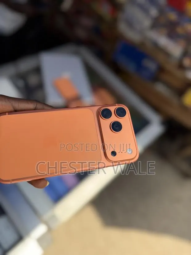 Apple iPhone 17 Pro Max 256 GB Orange · Photo 1