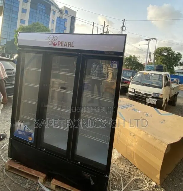 Lastest Pearl PVC-150 3-Door Glass Display Fridge Beverage Cooler · Photo 1
