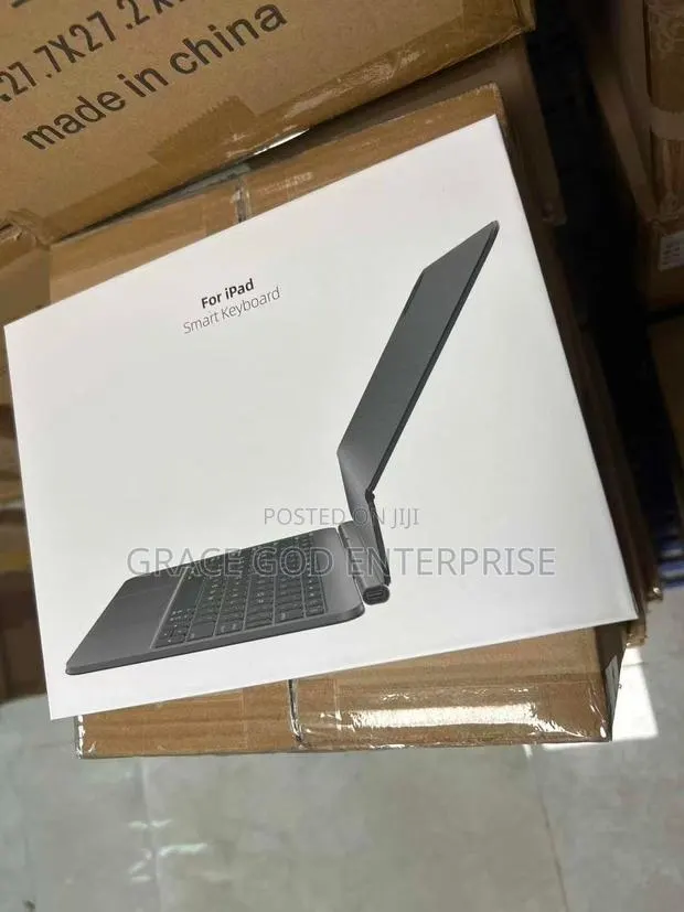 iPad Pro 13-Inch (M4 M5) Magic Keyboard With Backlight · Photo 1