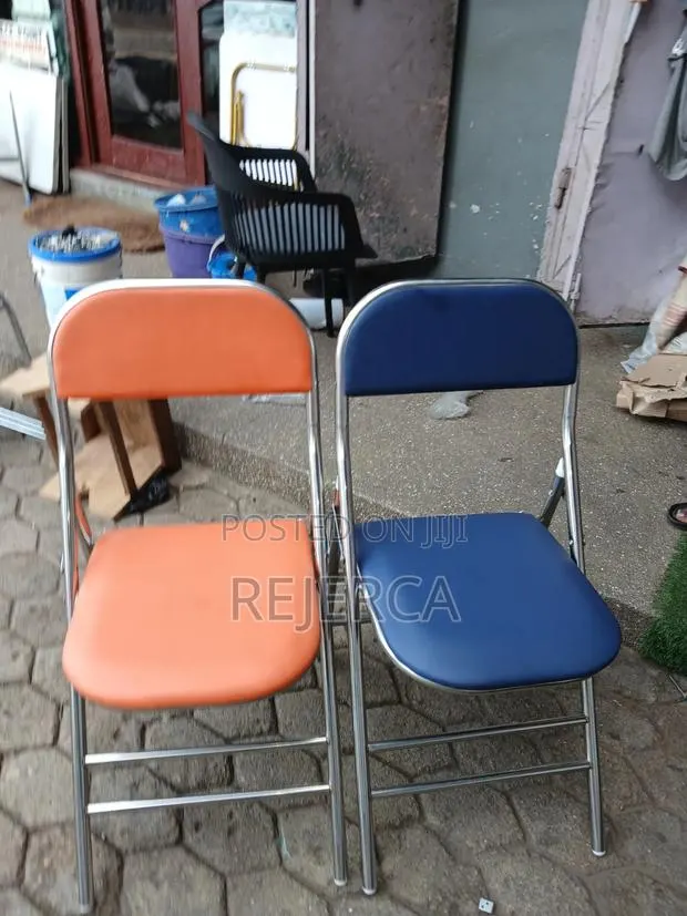 Foldable Chair · Photo 1