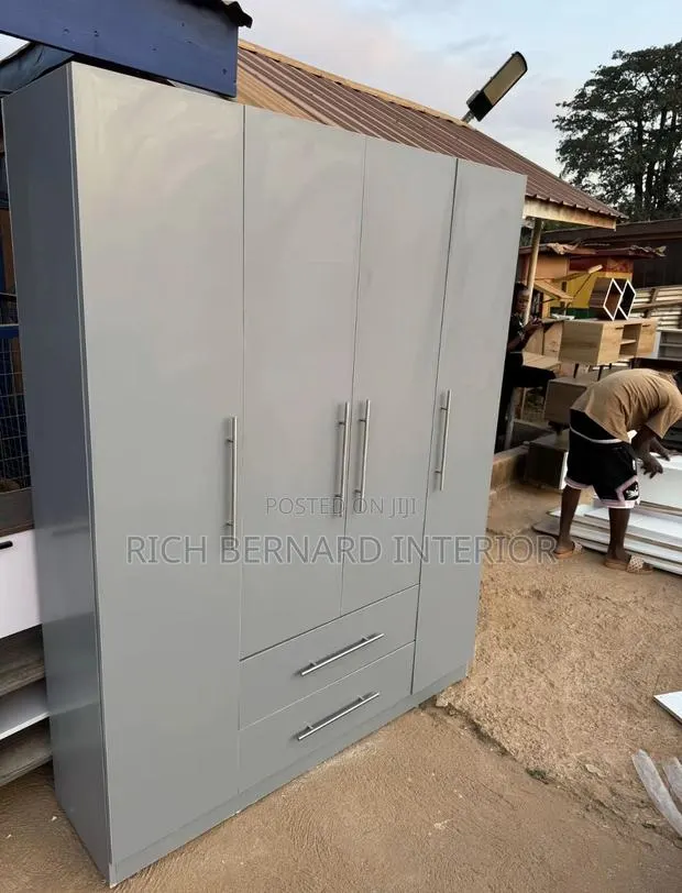 4 Doors Laminated Wardrobe · Photo 1