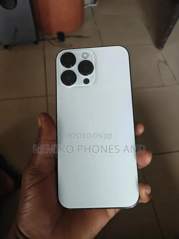 Apple iPhone 14 Pro Max 256 GB White · Photo 1