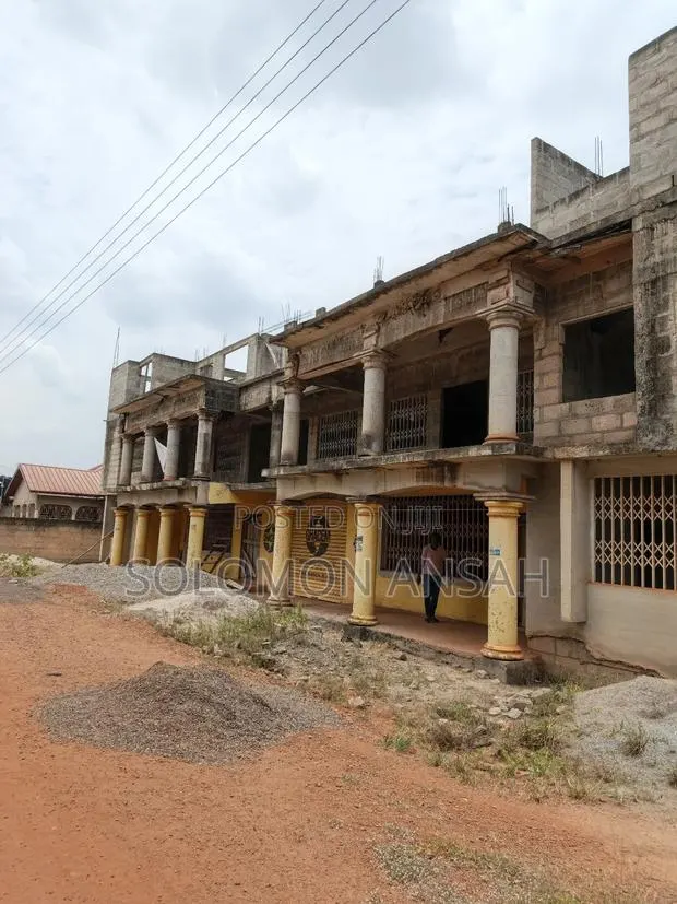 18bdrm Block of Flats in Free Will Agency, Kumasi Metropolitan for sale · Photo 1