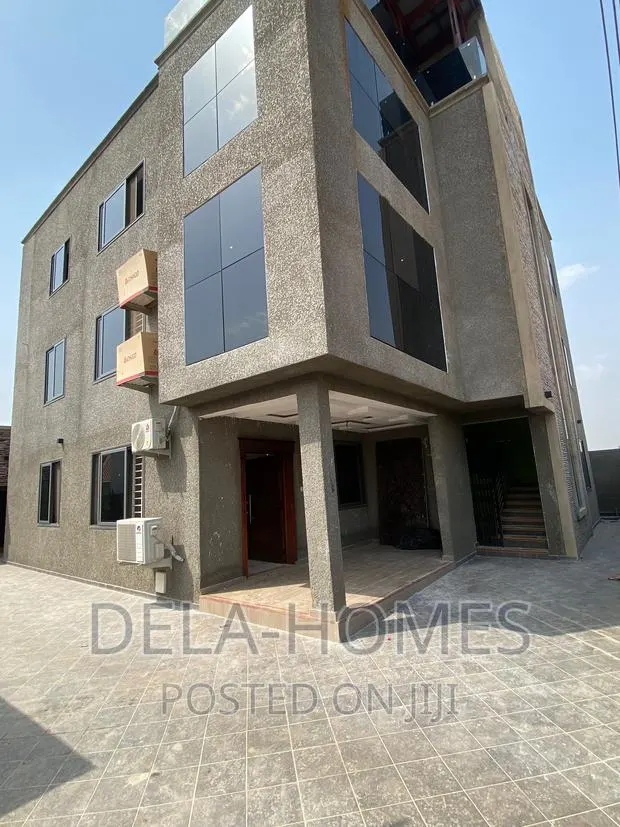 3bdrm Apartment in Lakeside Estate, Ashaley Botwe for rent · Photo 1
