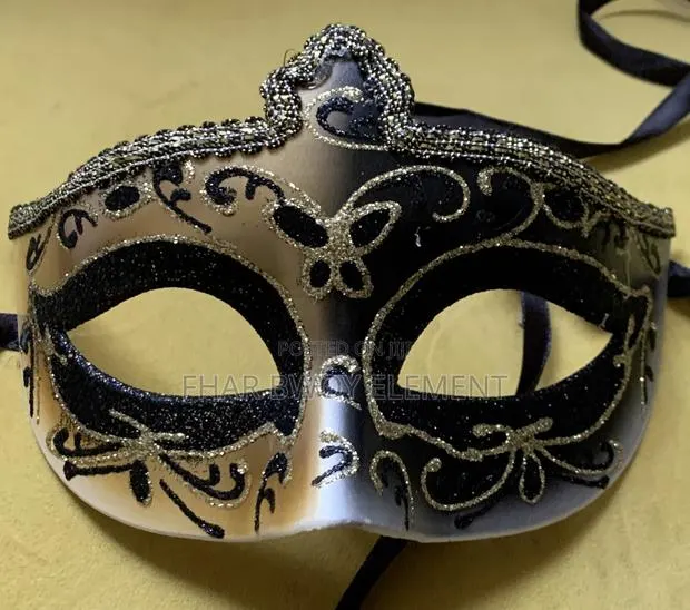 Party Mask · Photo 1