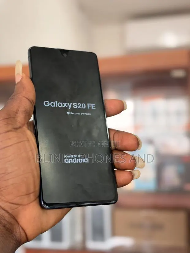 Samsung Galaxy S20 FE 5G 128 GB Blue · Photo 1