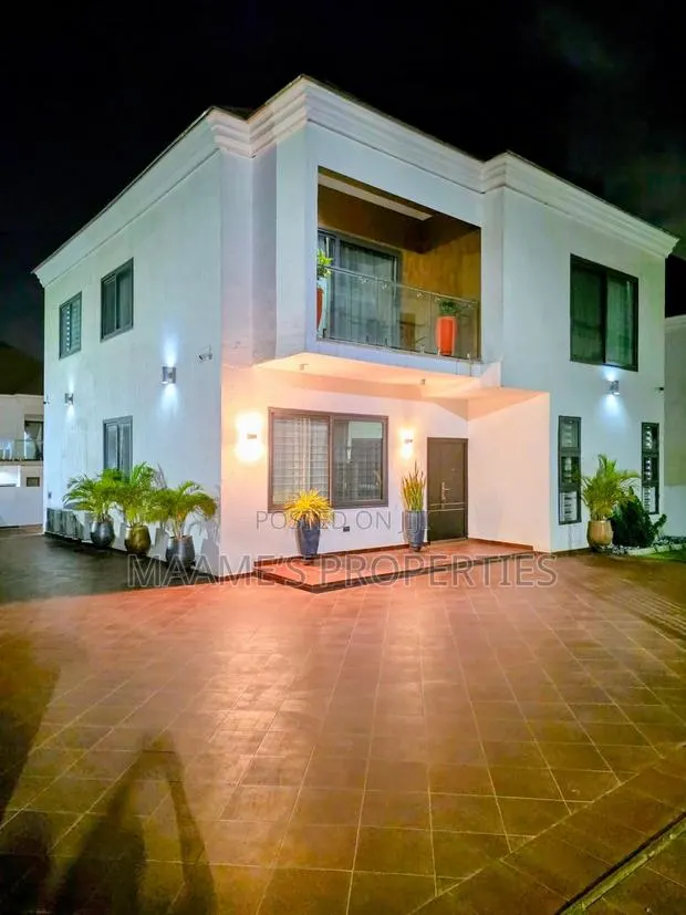 Furnished 5bdrm Duplex in Adenta for rent · Photo 1