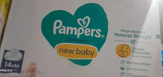 Pampers New Baby Wipes · Photo 1