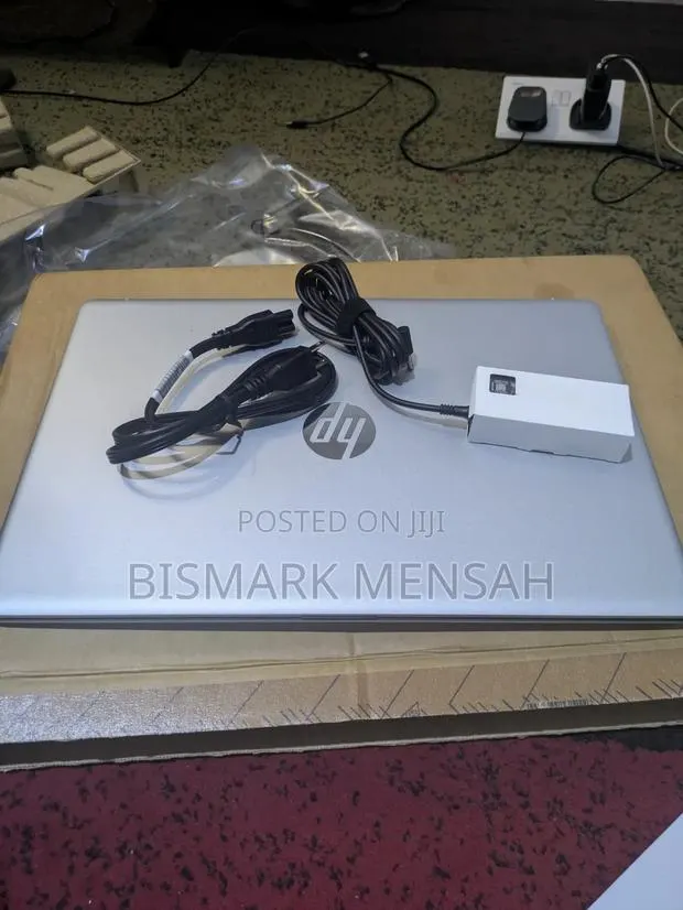 New Laptop HP 8GB AMD Ryzen 5 SSD 512GB · Photo 1