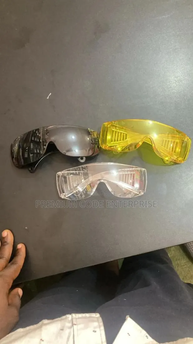Safety Goggles– Dustproof Workshop Eyewear & Eye Protector, Clear · Photo 1