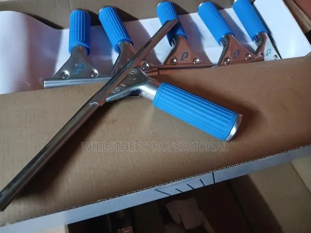 Glass Squeegee · Photo 1