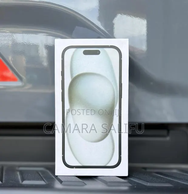 New Apple iPhone 15 128 GB Black · Photo 1