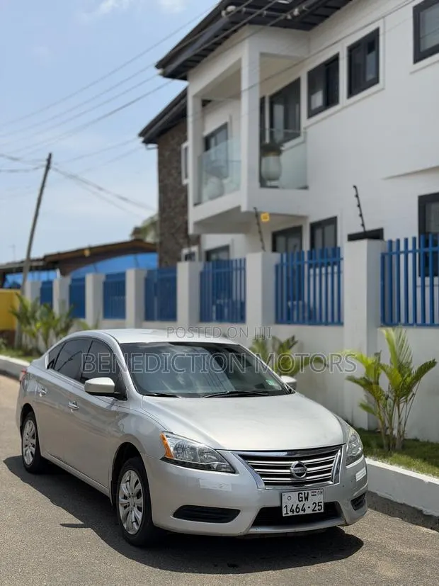 Nissan Sentra SL 4dr Sedan (1.8L 4cyl CVT) 2015 Silver · Photo 1