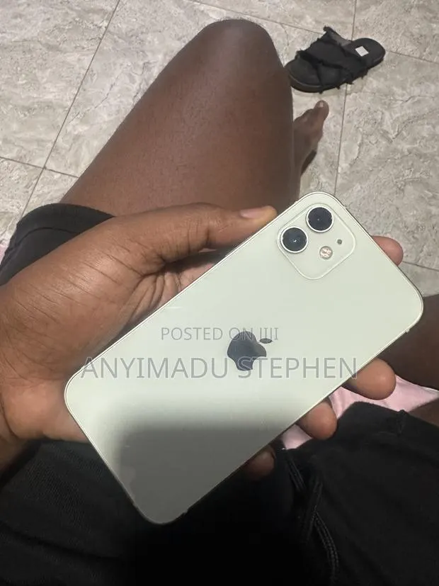 Apple iPhone 12 128 GB Green · Photo 1