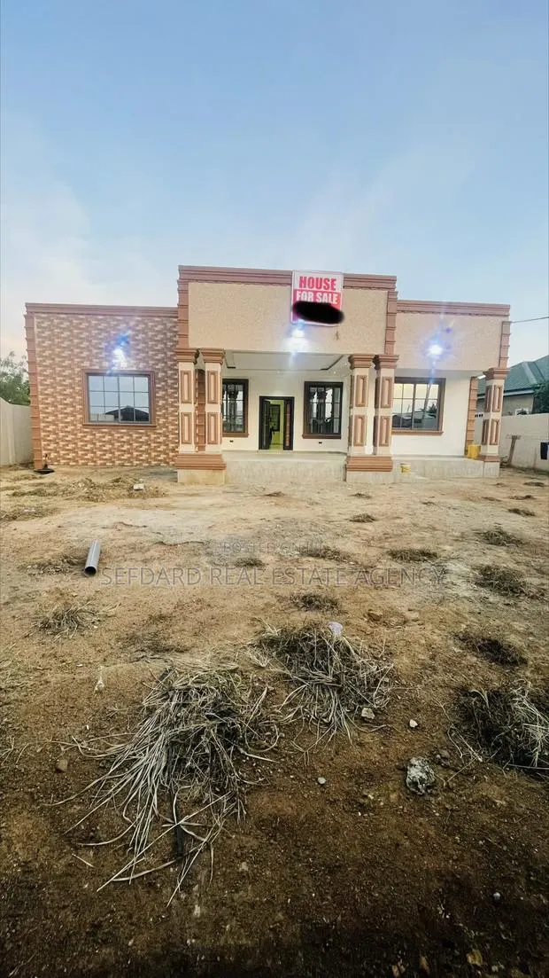 4bdrm House in Sefdard Properties, Amasaman for sale · Photo 1