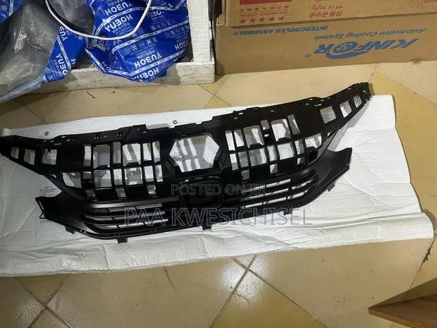 Honda Civic 2022 2023 2024 Front Bumper Grill · Photo 1