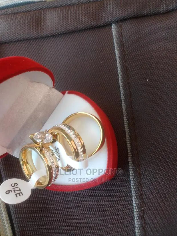 Quality 10K Gold Ring 3 Set · Photo 3