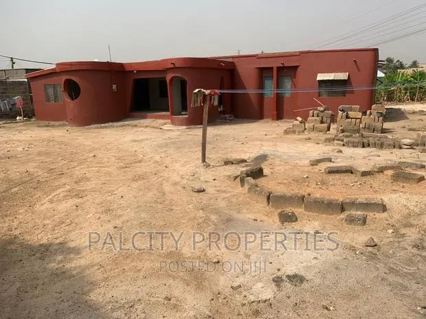 7bdrm House in Atonsu Palcity, Kumasi Metropolitan for sale · Photo 1