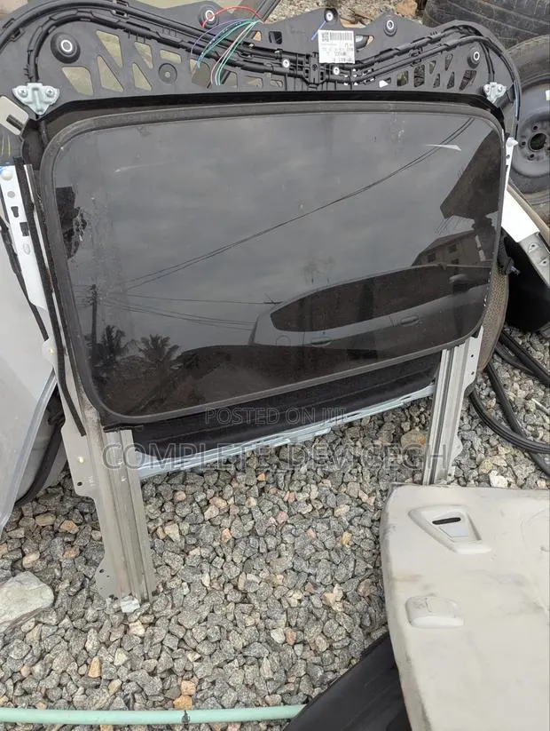 2016/2020 Honda Fit Sunroof · Photo 1