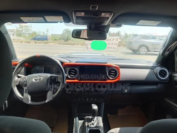 Toyota Tacoma 2018 Gray · Photo 1