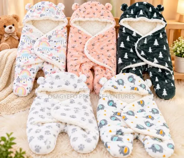 Baby Hooded Fleece Swaddle · Photo 1