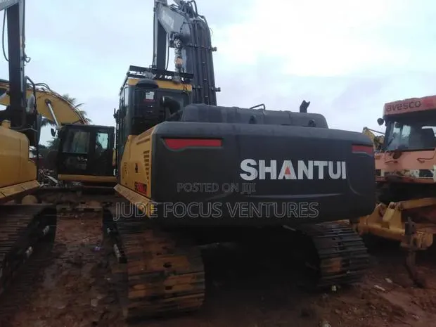 Shantui Excavator 260 · Photo 1
