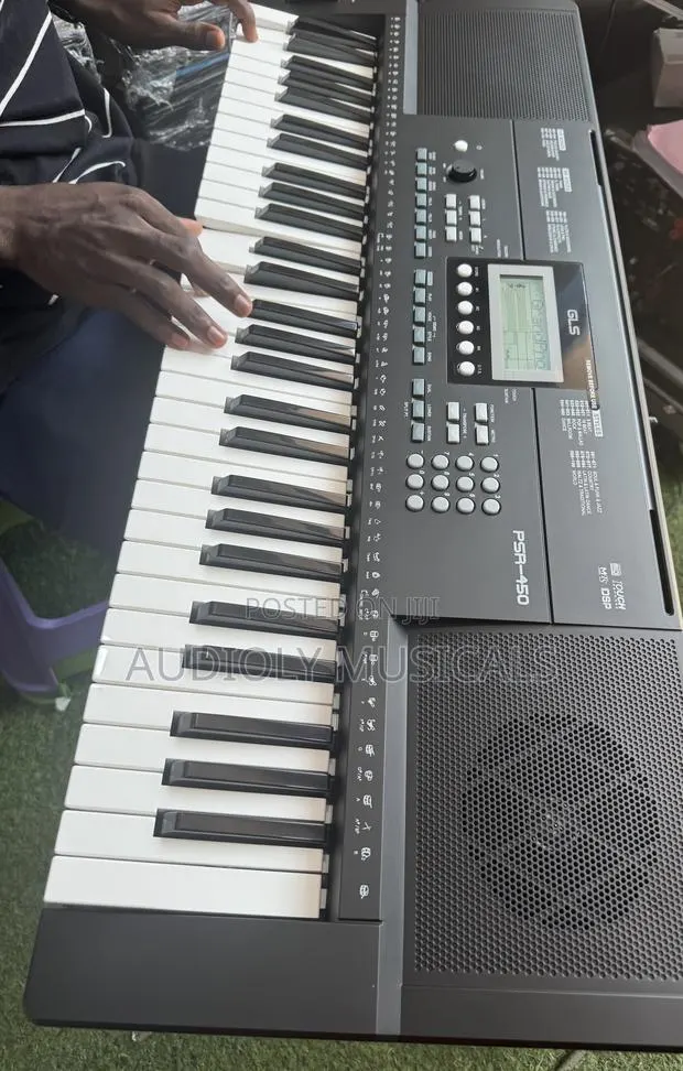 PSR -450 Keyboard GLS · Photo 1
