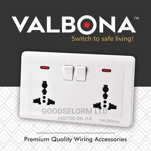 Valbona Sockets