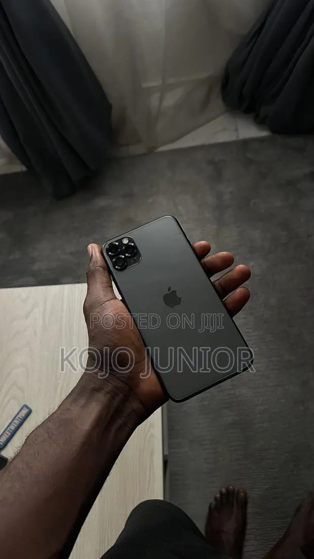 Apple iPhone 11 Pro 256 GB Black · Photo 1