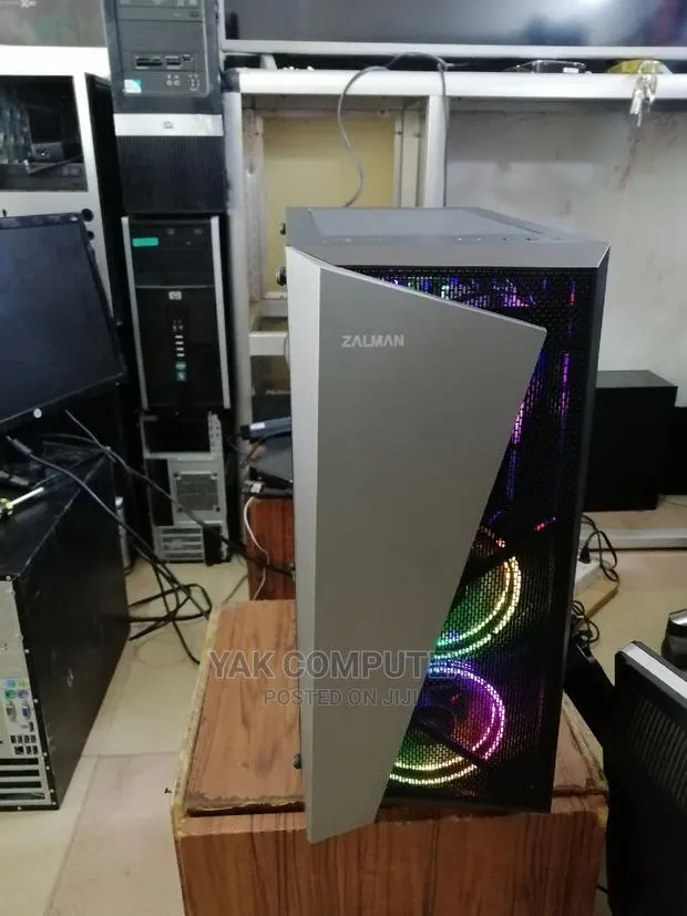 New Gigabyte GA-H110MSTX-HD3-ZK 16GB Intel Core I7 SSHD (Hybrid) 2T · Photo 1