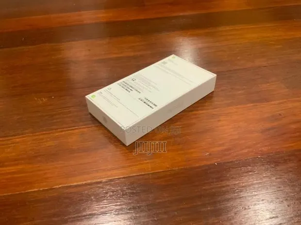 Apple iPhone 17 Pro Max 512 GB Silver · Photo 1