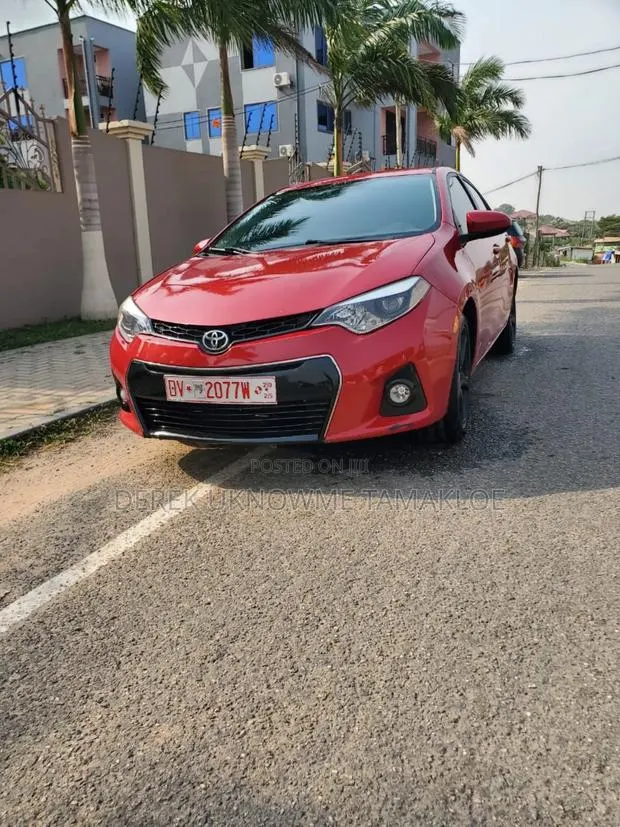 Toyota Corolla 2016 Red · Photo 1