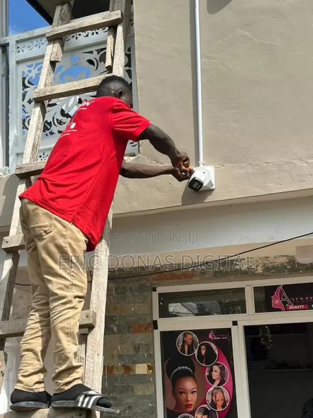 CCTV Cameras Technician · Photo 1