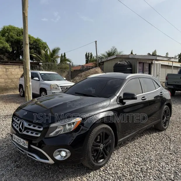 Mercedes-Benz GLA 250 2017 Black · Photo 1