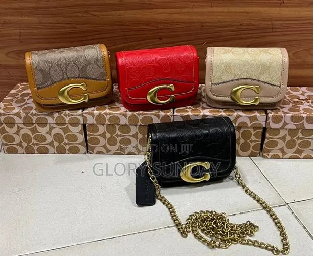 Simple and Classy Ladies Hand Bag. · Photo 1
