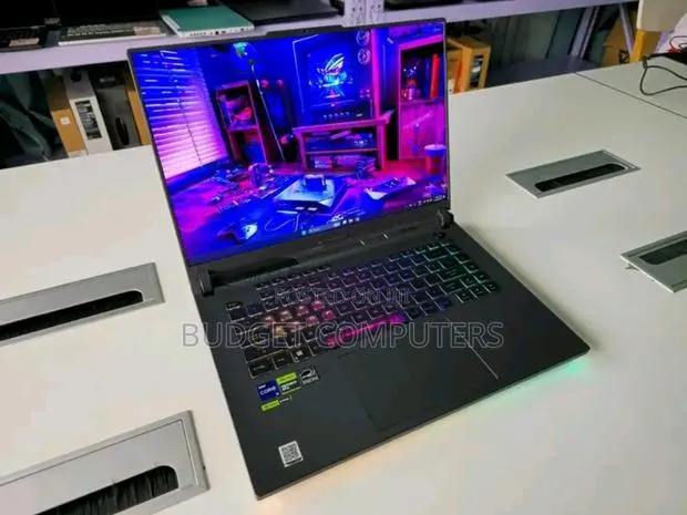 New Laptop Asus ROG Strix G17 32GB Intel Core i9 SSD 1T · Photo 1
