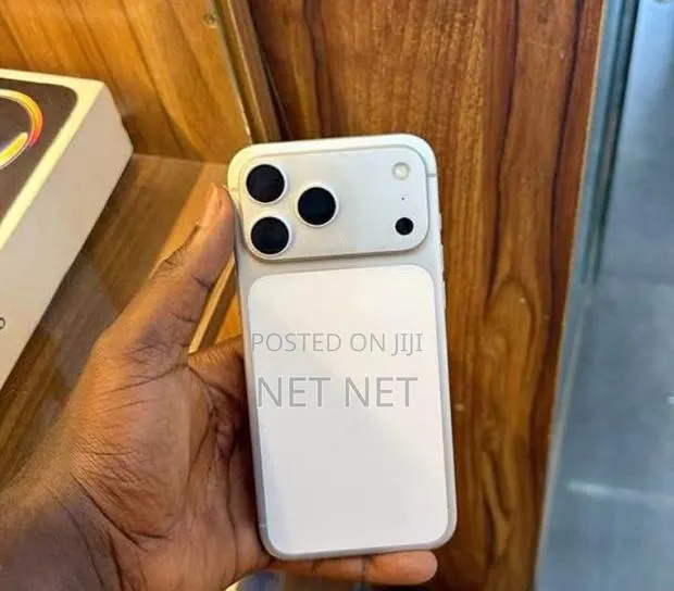 New Apple iPhone 17 Pro Max 512 GB White · Photo 1