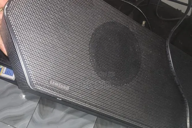Samsung 990D Soundbar · Photo 1